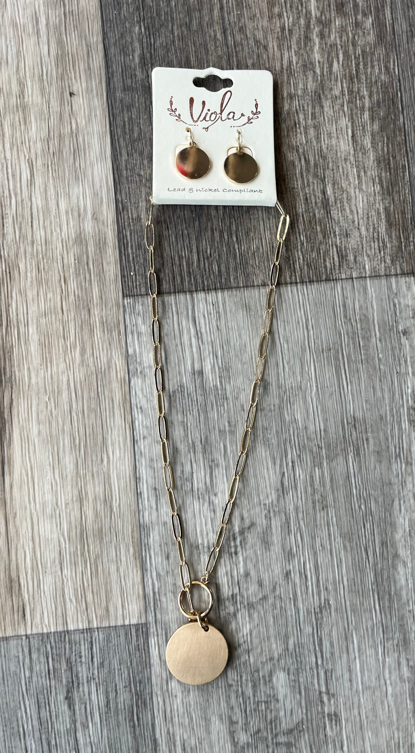 Gold Accent Chain Necklace