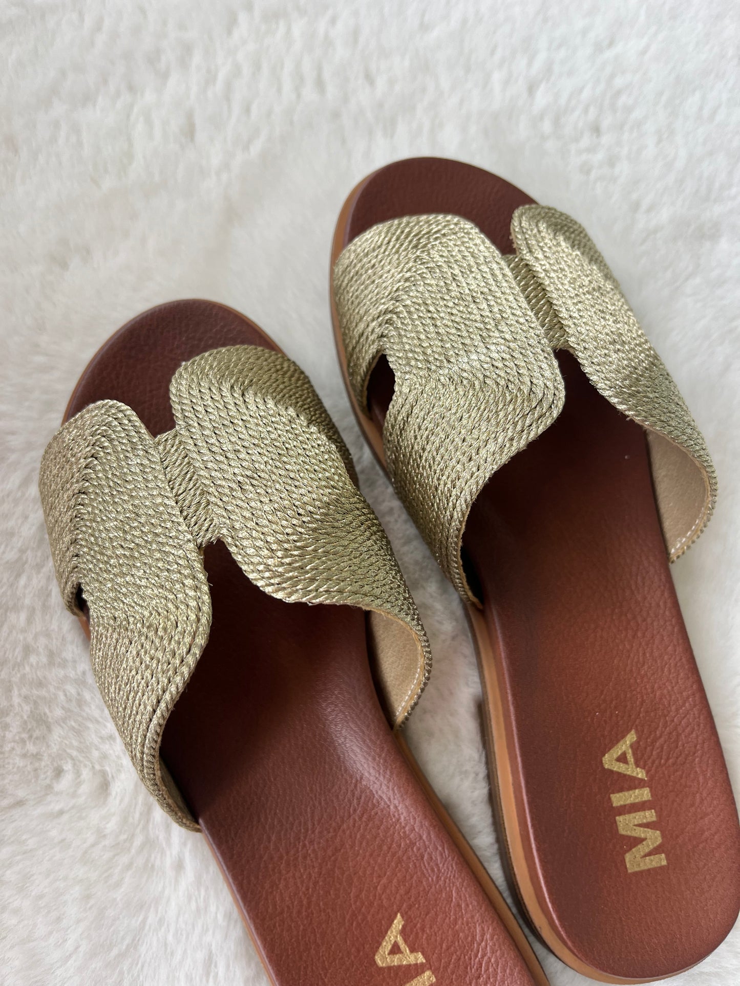 Perri Sandal